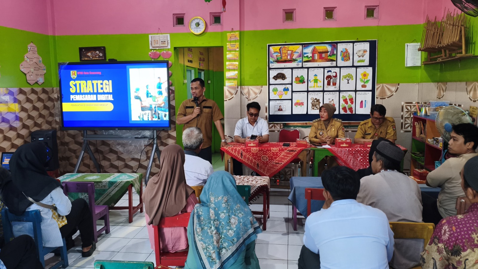 Diskominfo Semarang Dorong Kemandirian Ekonomi Warga Banjardowo Lewat Strategi Digital
